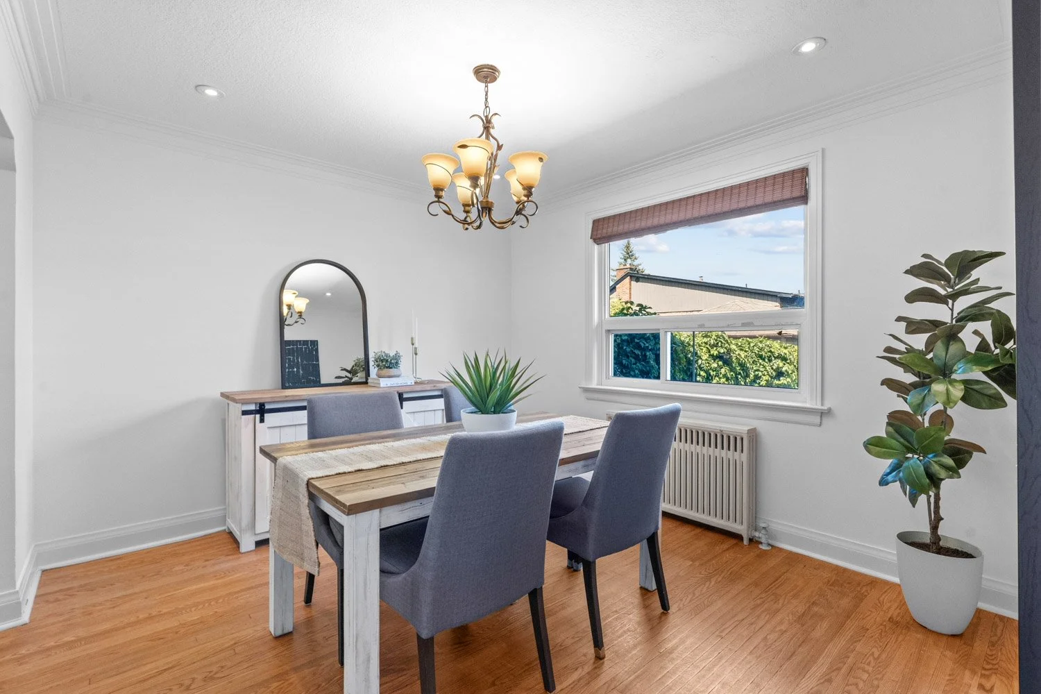 327 Bessborough_023.jpg