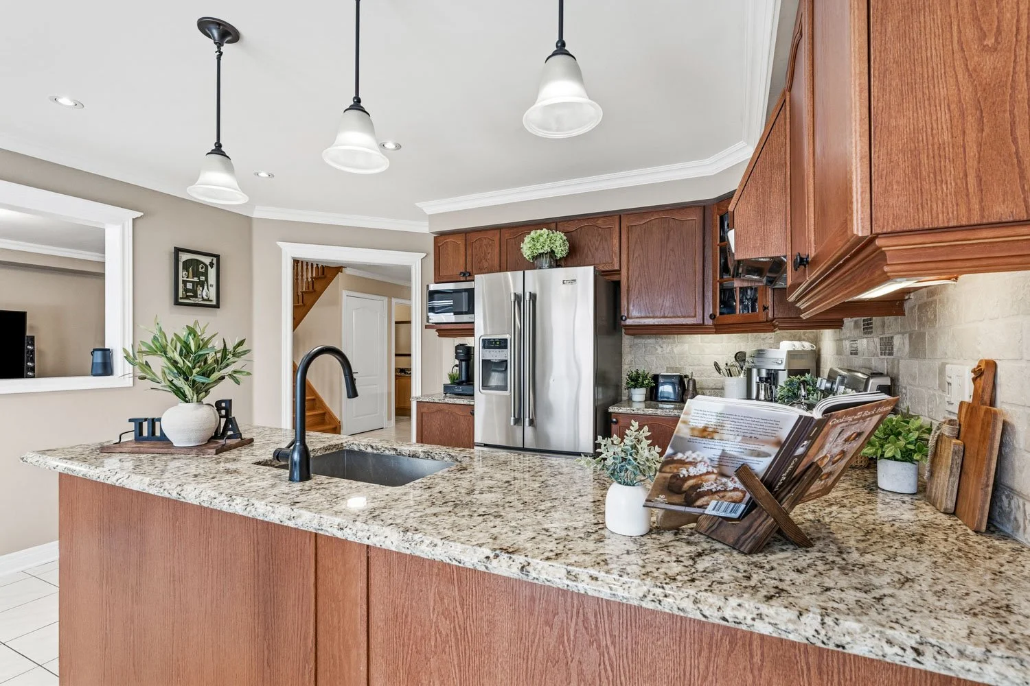 182 Waterbury_006.jpg