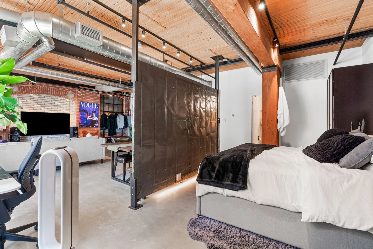 68 Broadview_014.jpg