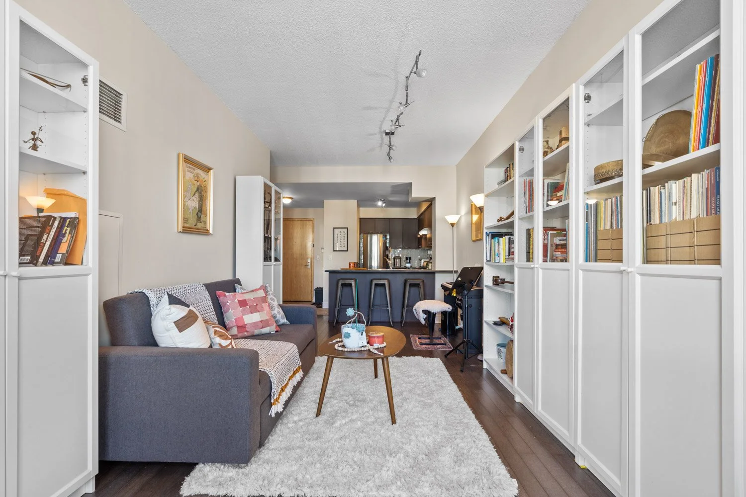 48 Suncrest_007.jpg