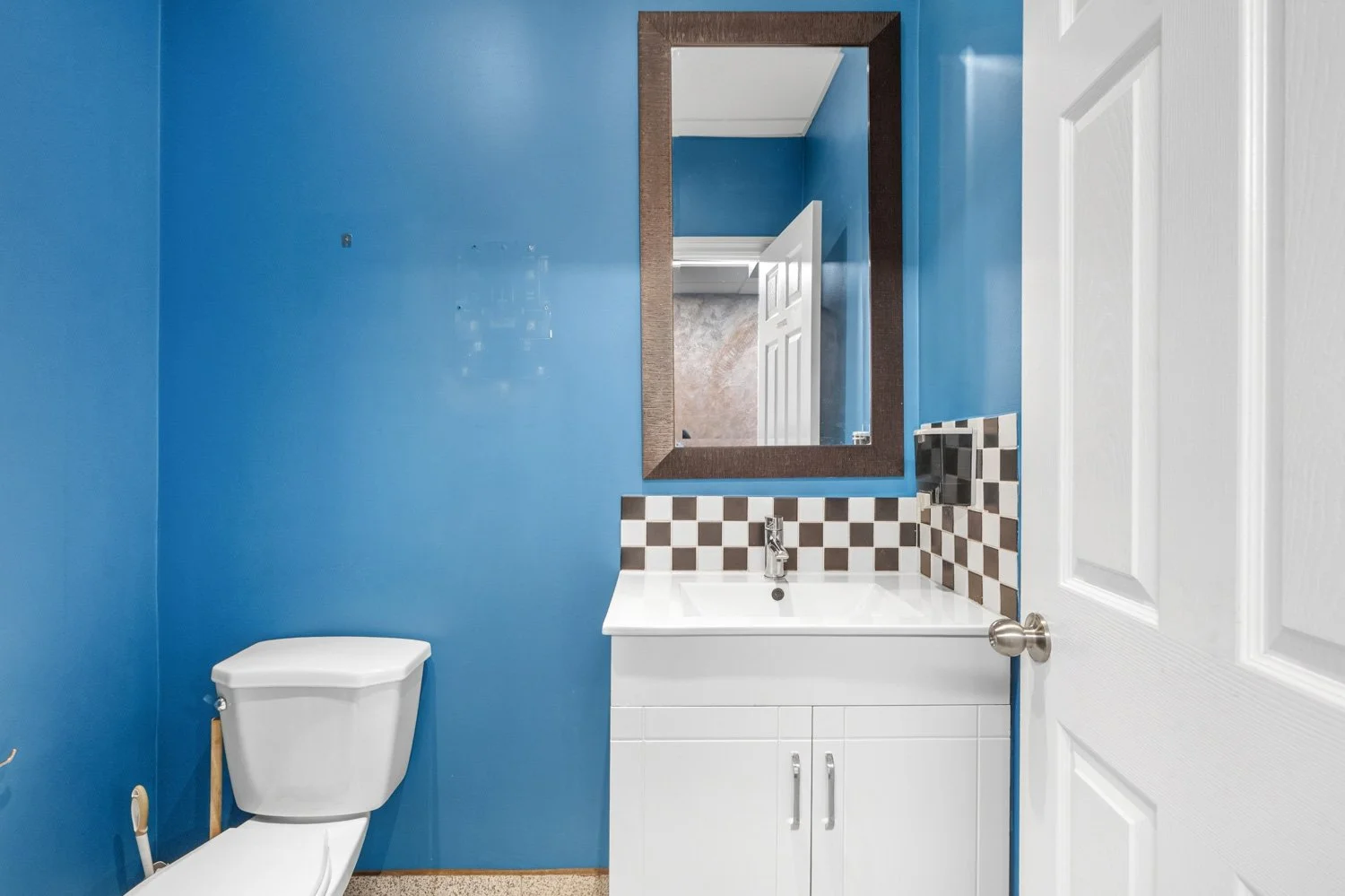 3524 Bathurst St_016.jpg