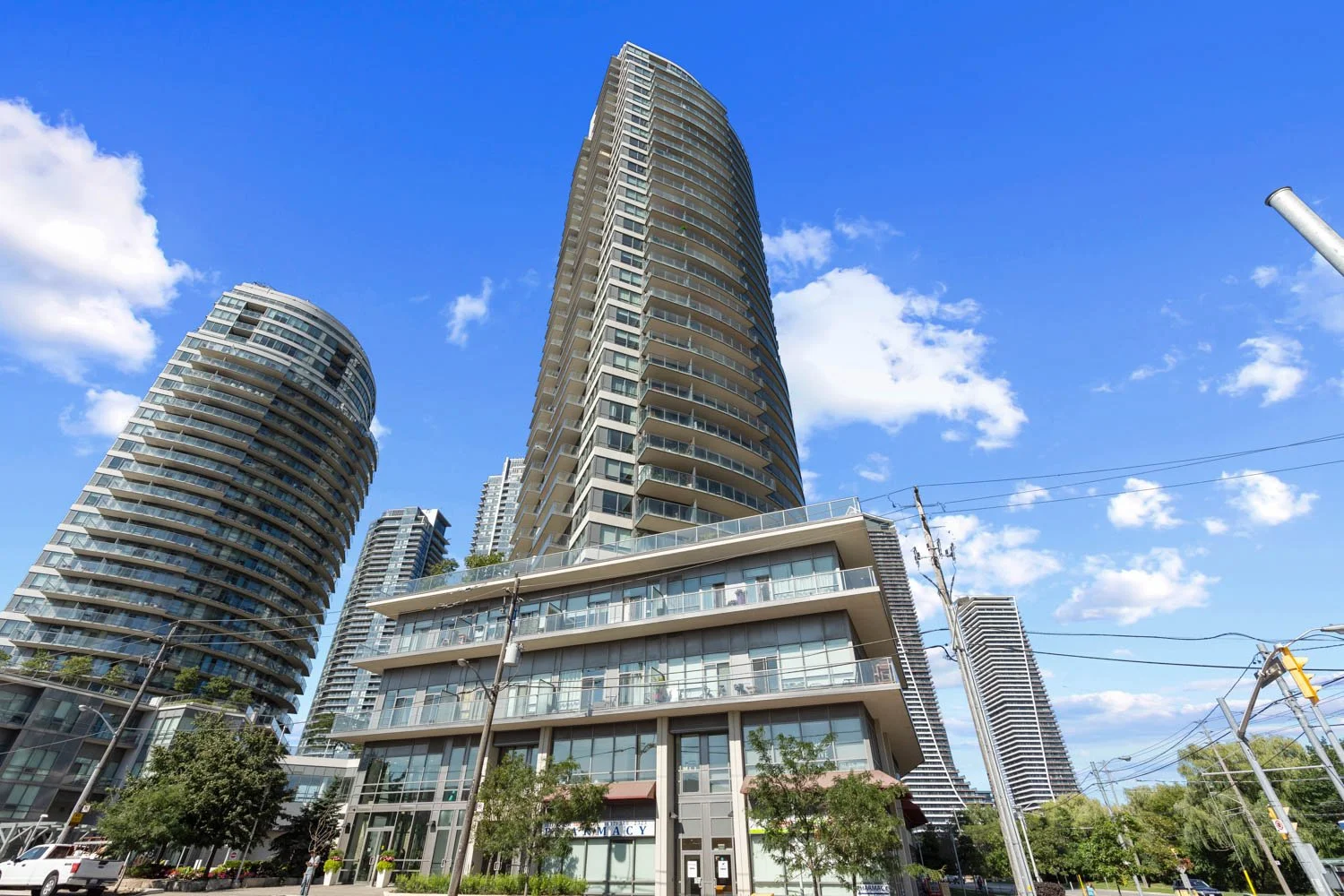 2240 Lakeshore #3006_001.jpg