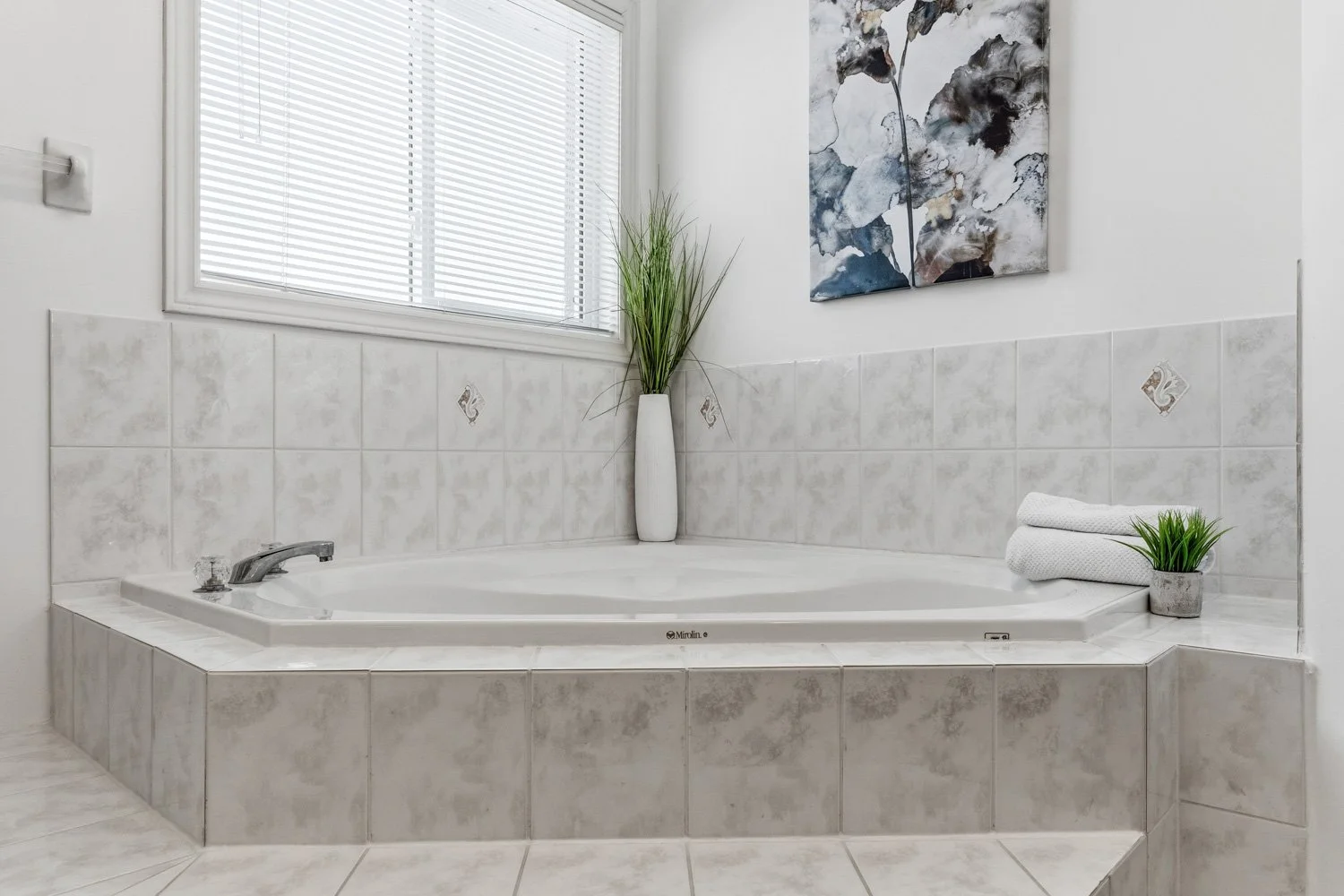 182 Waterbury_024.jpg