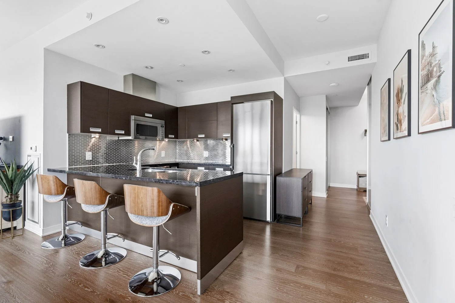 88 Parklawn_005.jpg