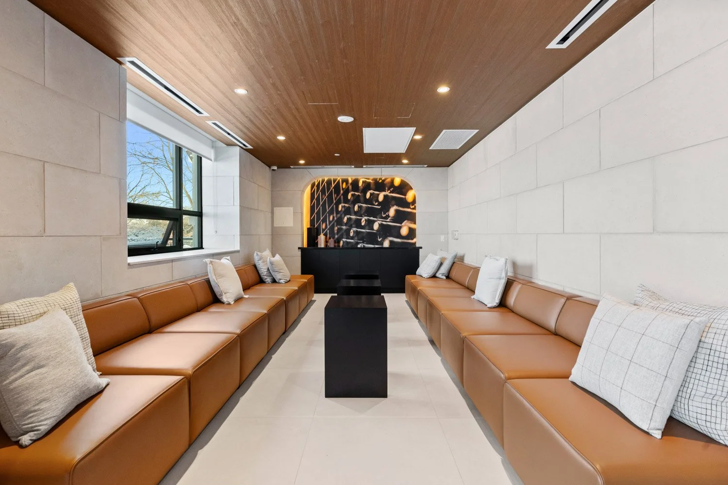 2075 King Rd_035.jpg