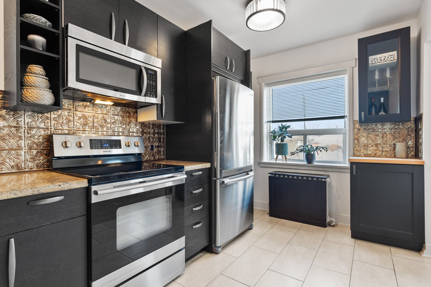 1646 Bathurst_013.jpg