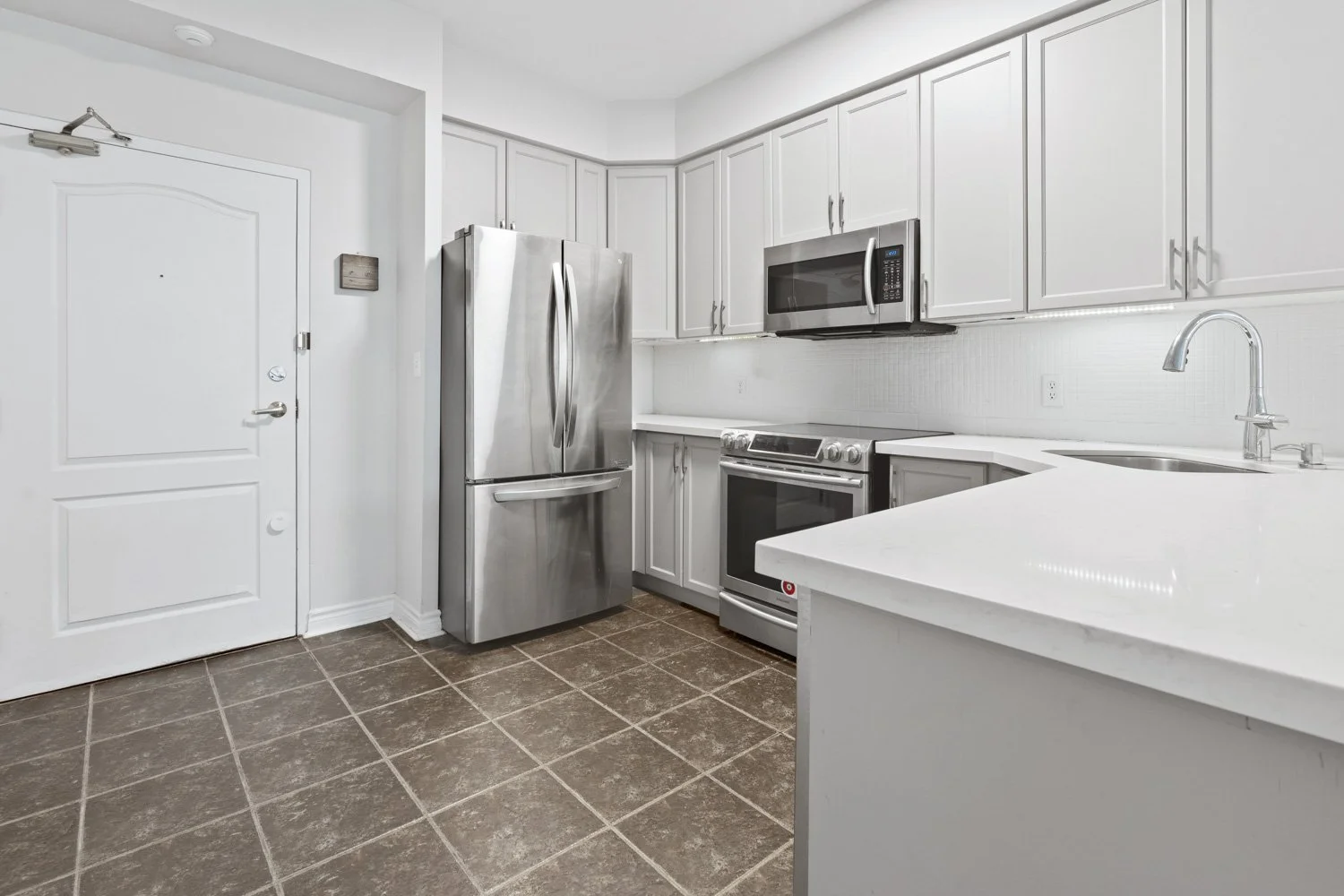 3531 lakeshore_014.jpg