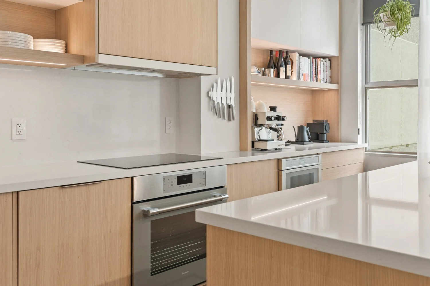 188 Eglinton_003.jpg