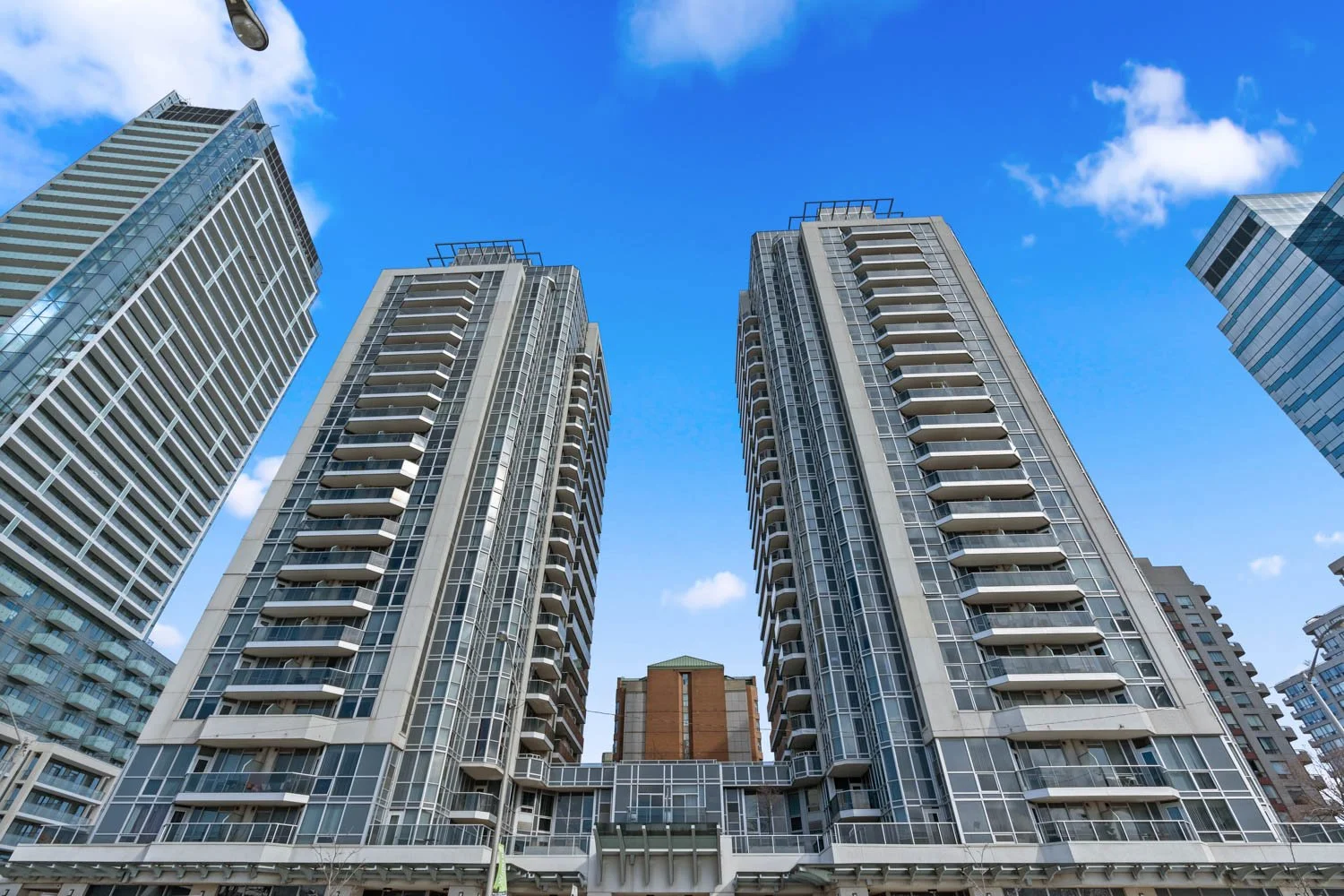 5793 Yonge_020.jpg