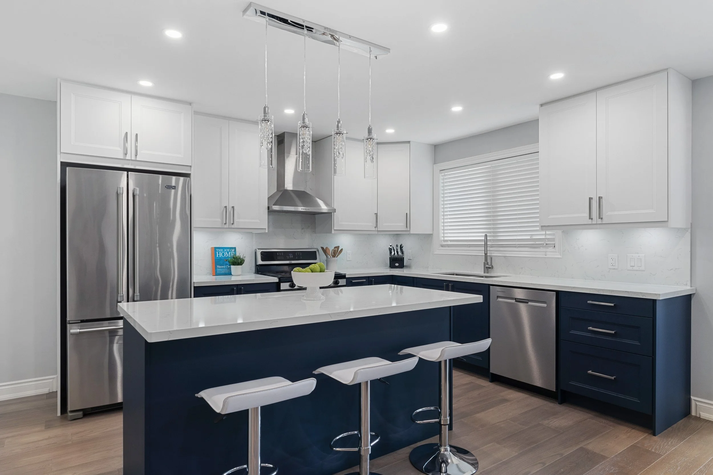 98 Crown_HR004.jpg