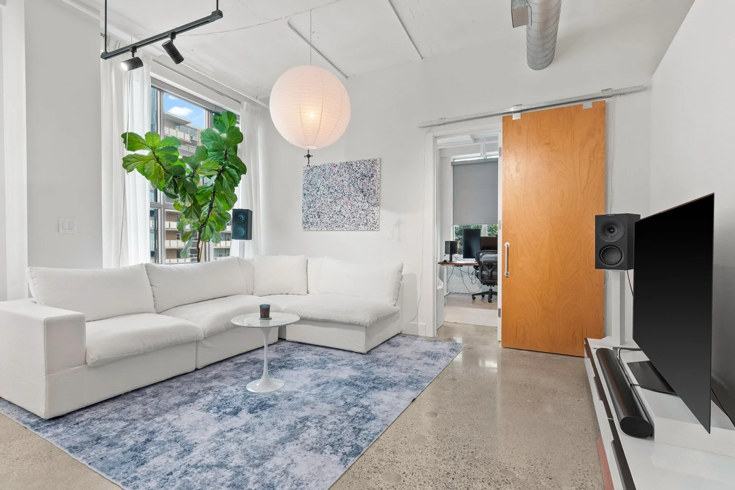 188 Eglinton_017.jpg