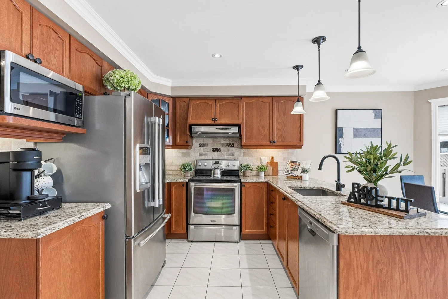 182 Waterbury_005.jpg