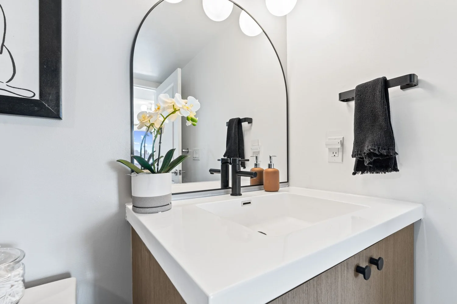 155 Downsview_024.jpg