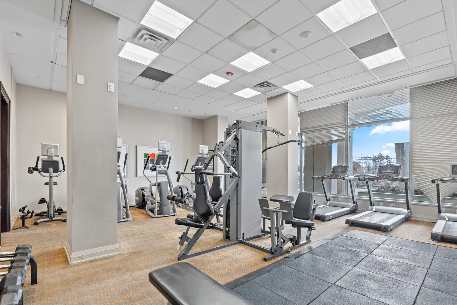 5793 Yonge_018.jpg