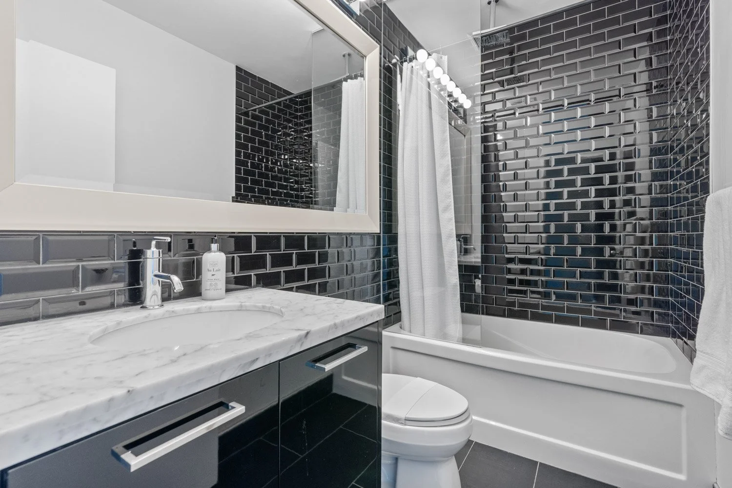88 Parklawn_031.jpg