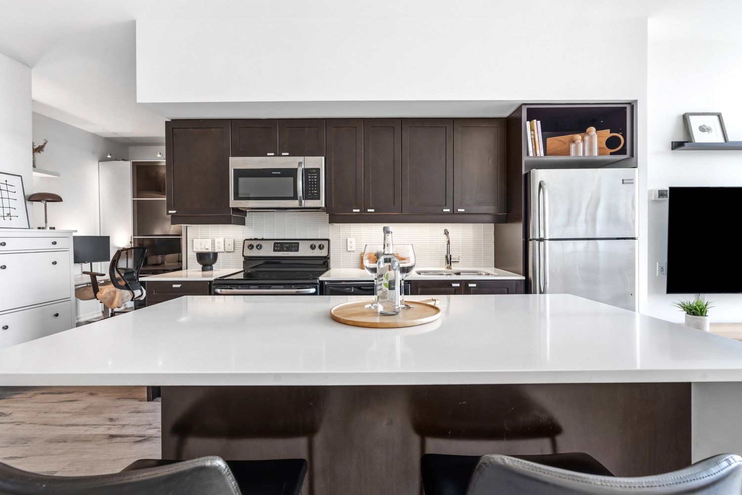 105 The Queensway_006.jpg