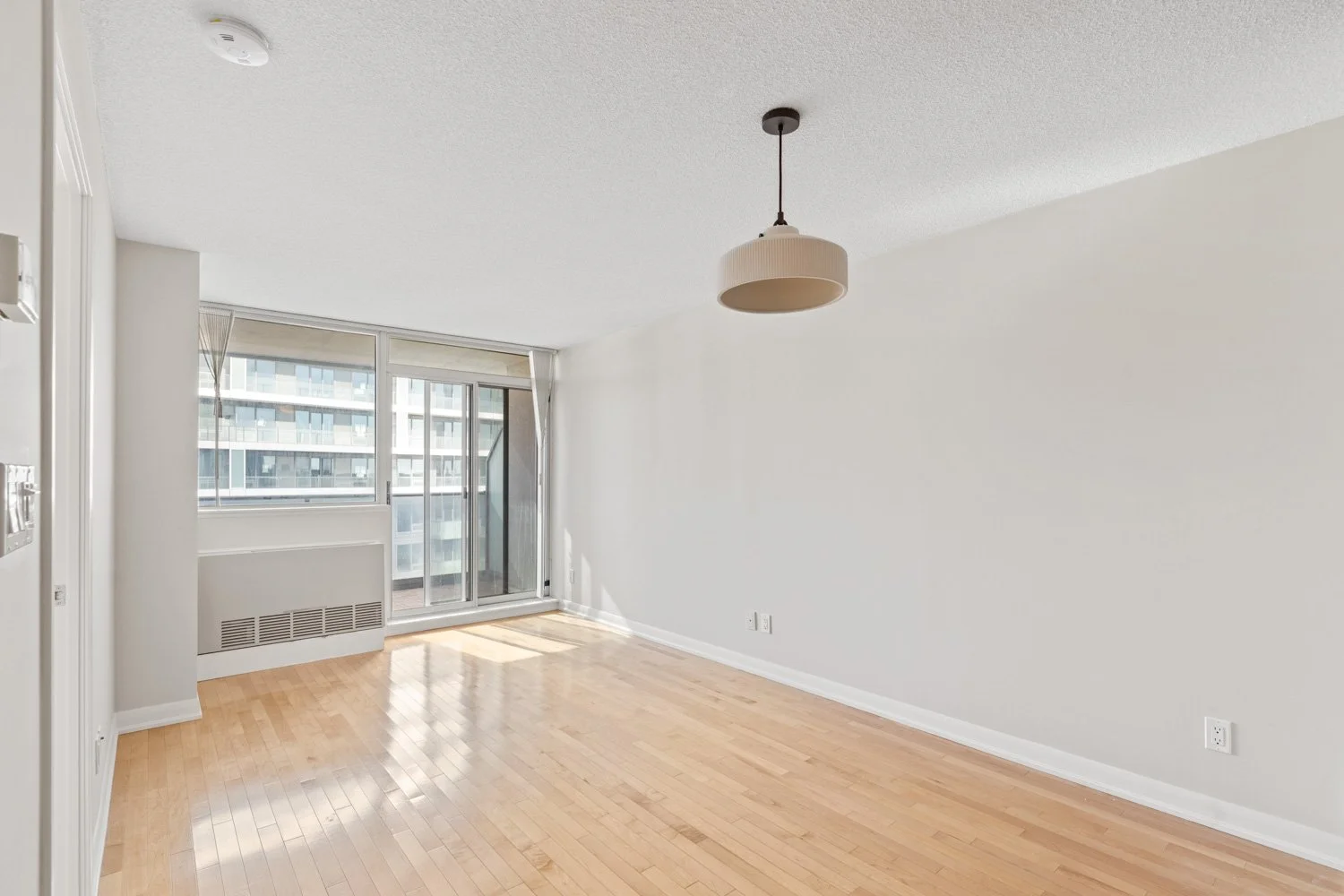 5793 Yonge_022.jpg