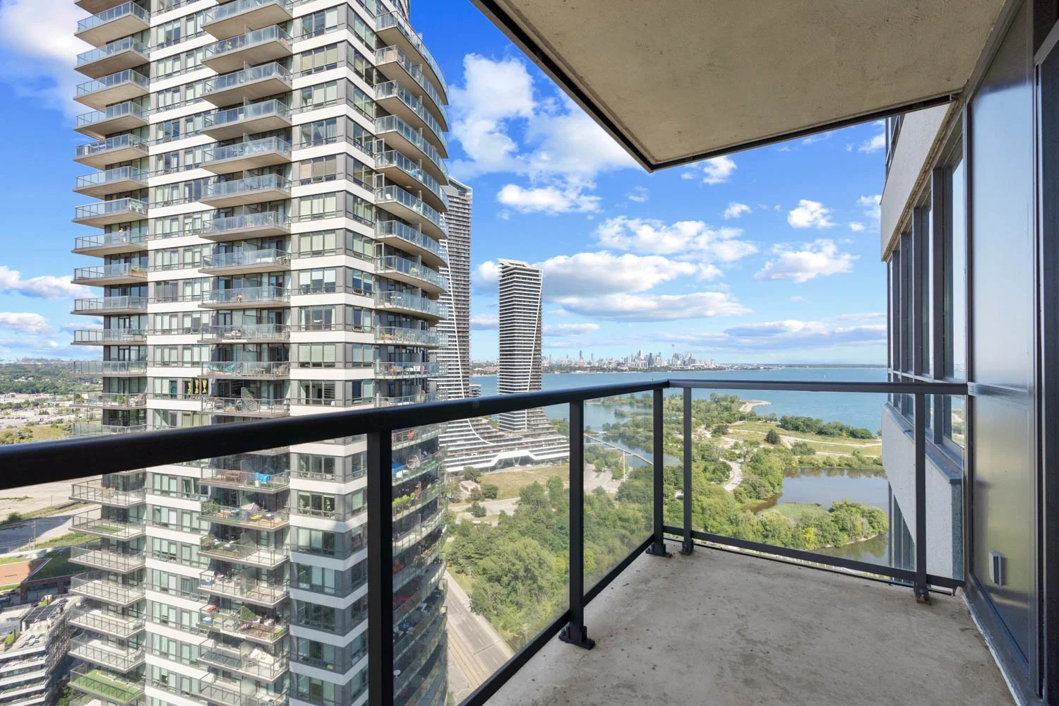 2240 Lakeshore #3006_068.jpg