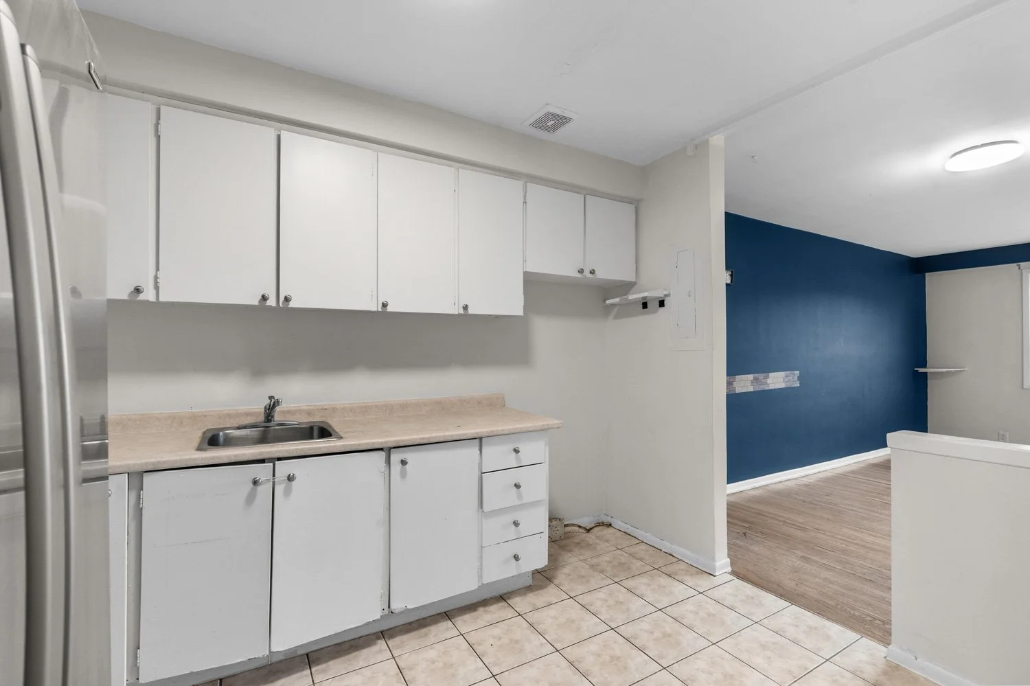 3524 Bathurst St_036.jpg