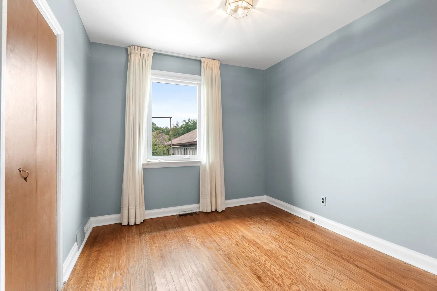 114 Gracefield_012.jpg