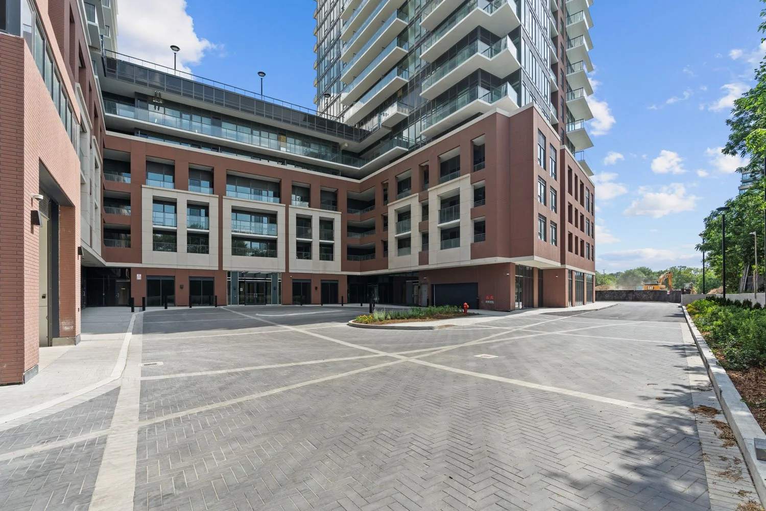 4010 Eglinton_036.jpg