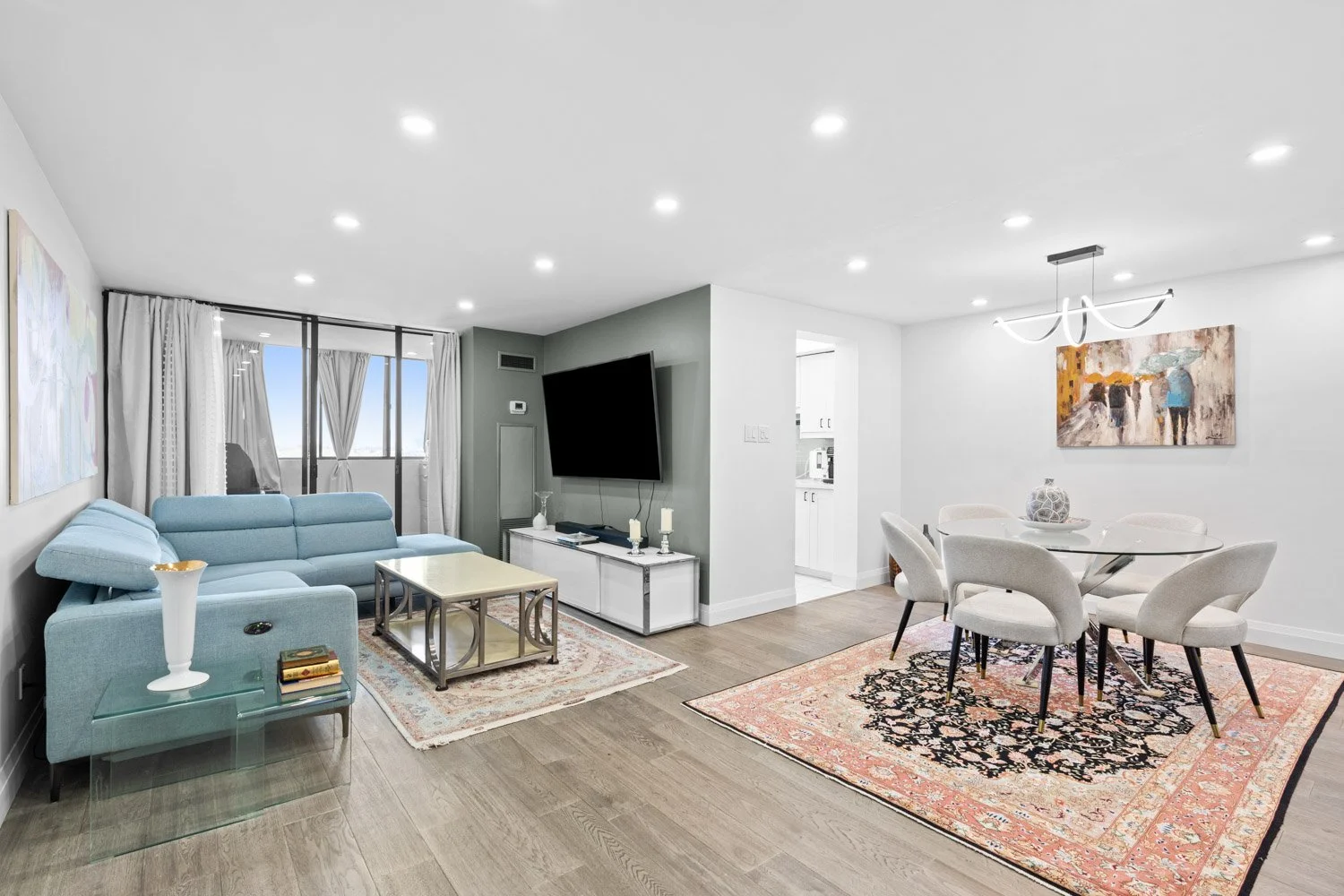 133 Torresdale Ave_003.jpg