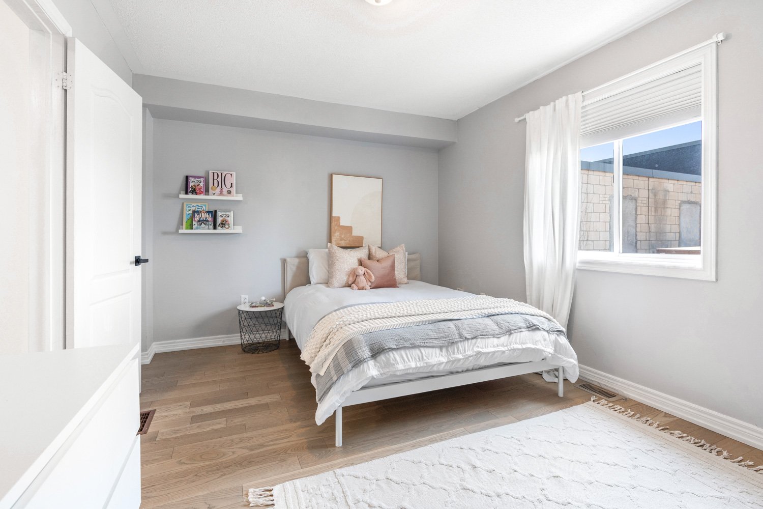 8 Grogan Mews_031.jpg