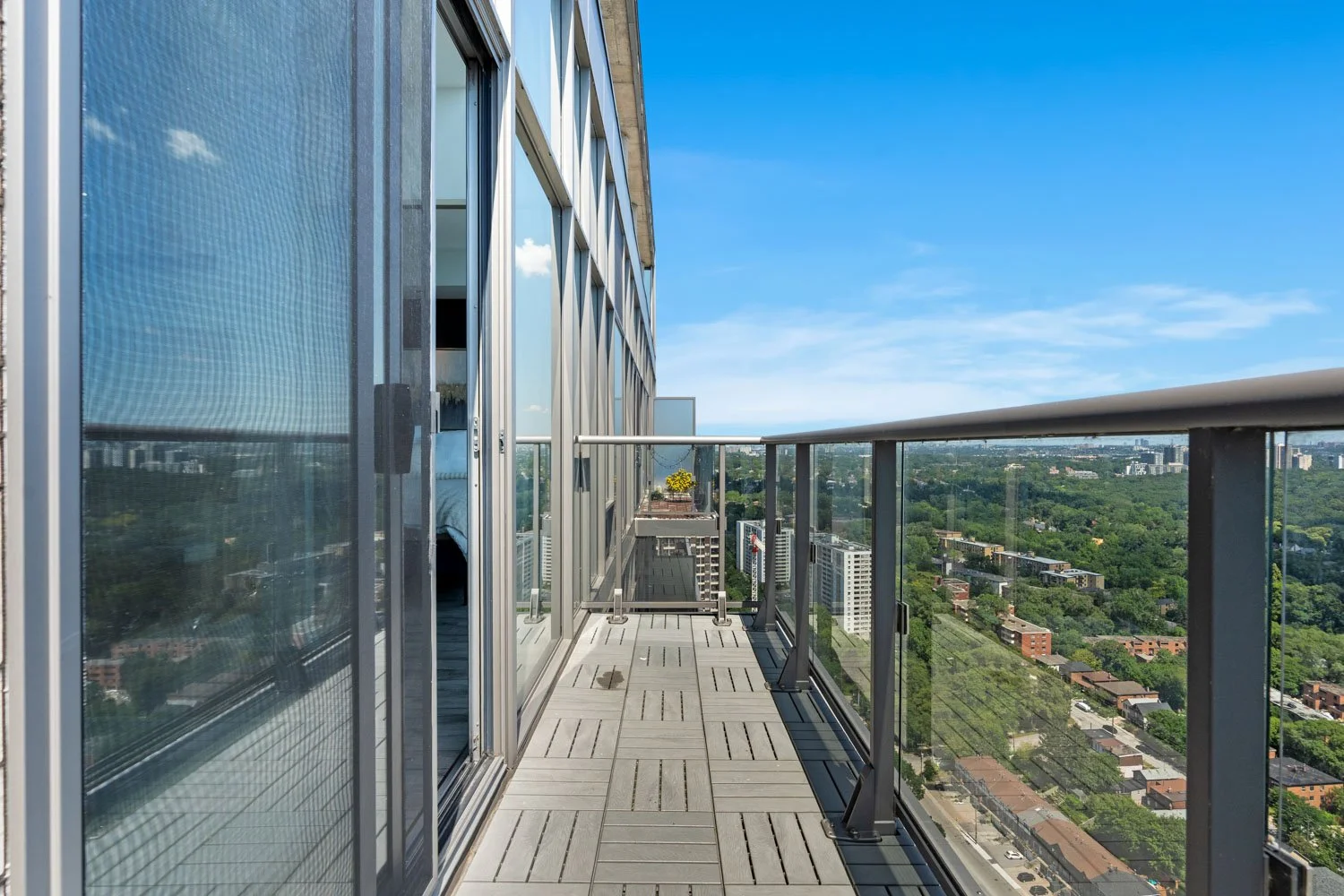105 The Queensway_035.jpg