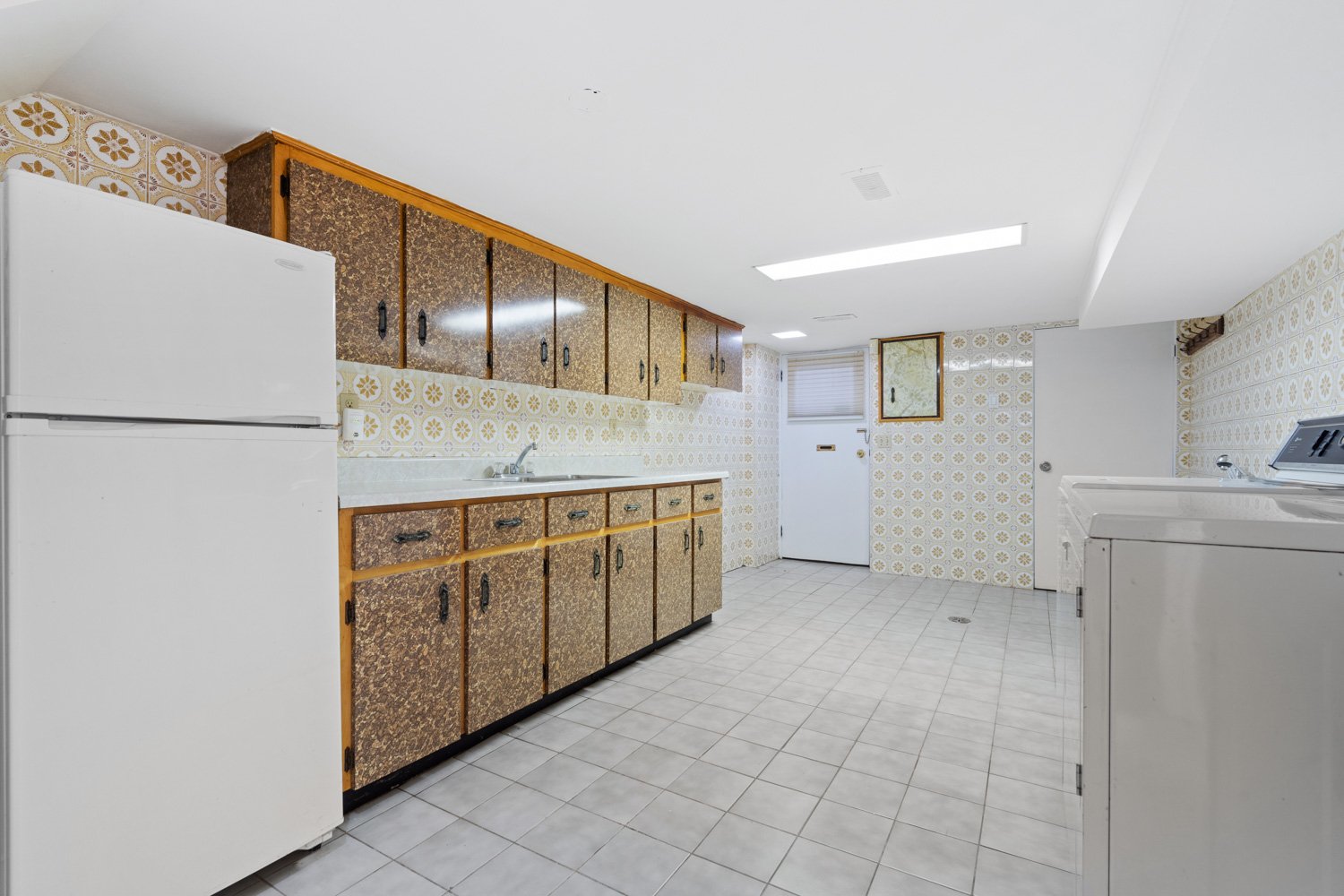 921 Lansdowne_037.jpg
