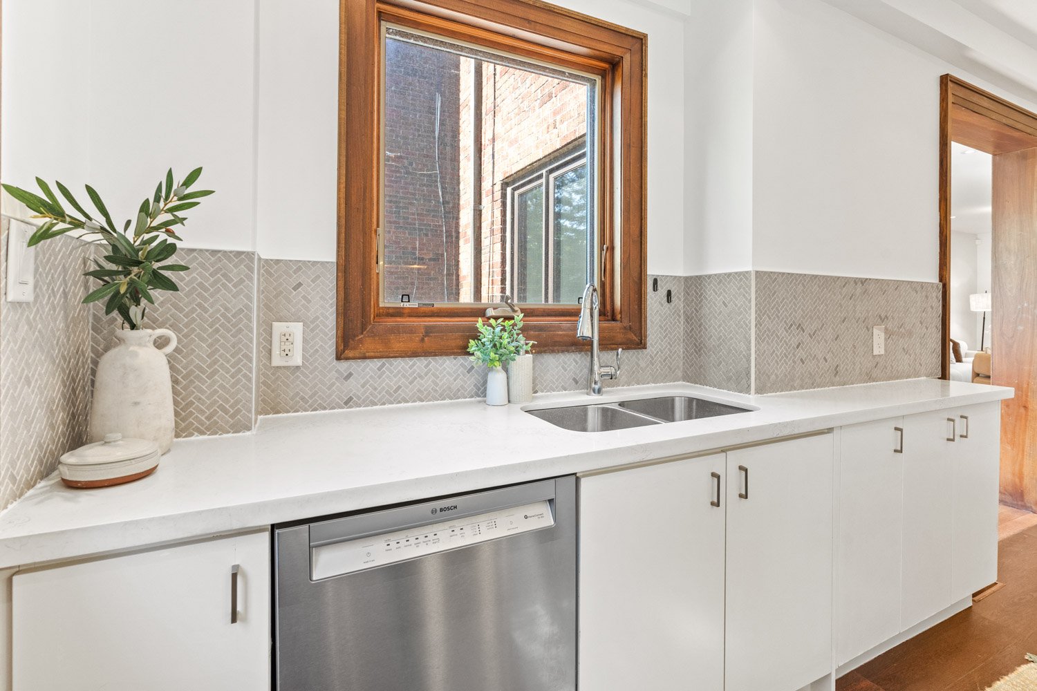 474 Armadale Ave_020.jpg