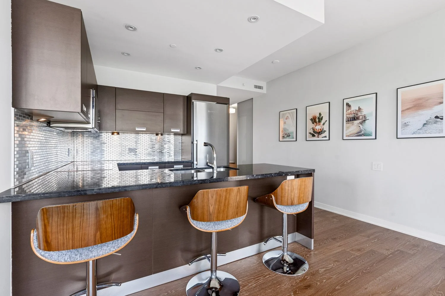 88 Parklawn_008.jpg
