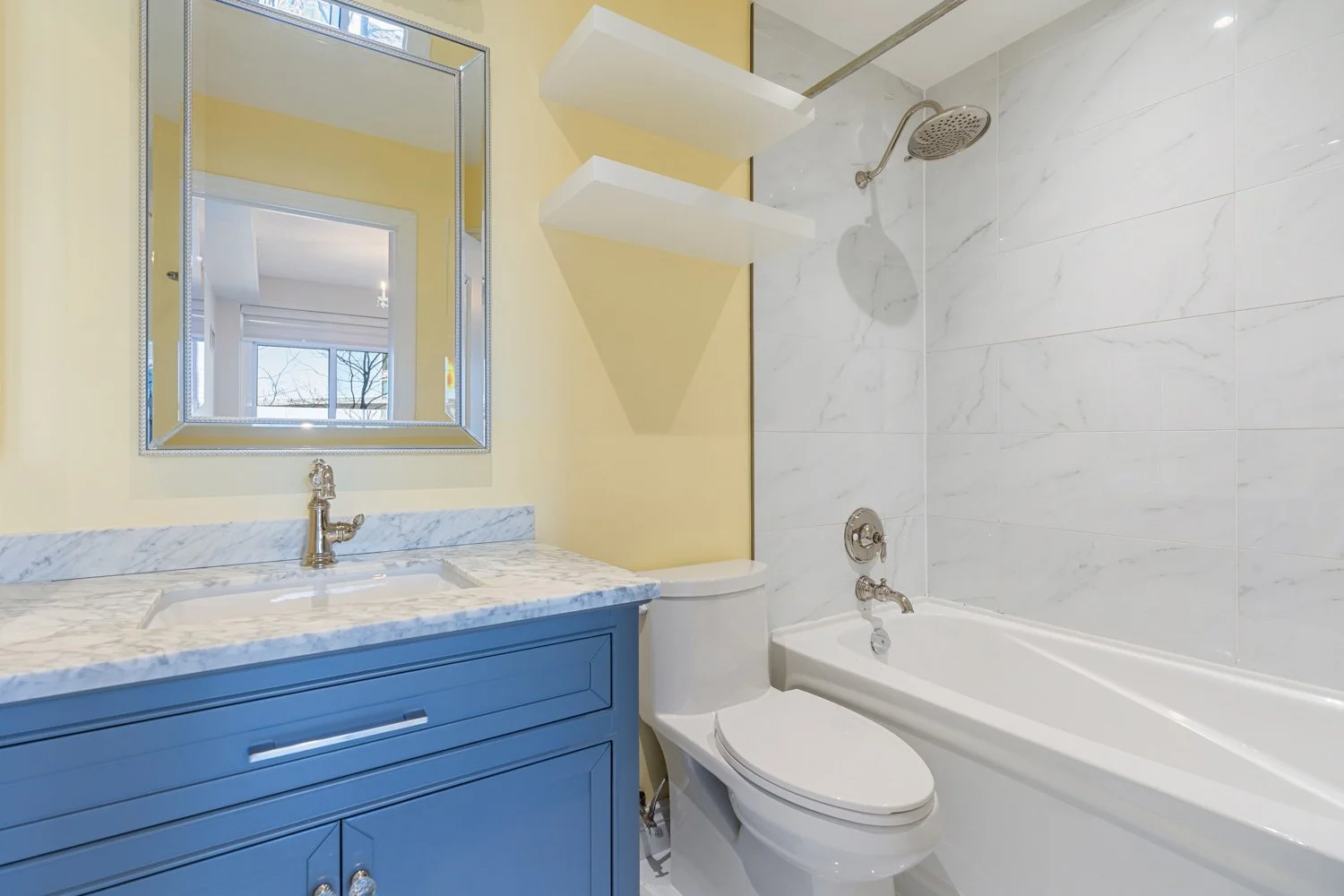 2121 Lakeshore_023.jpg