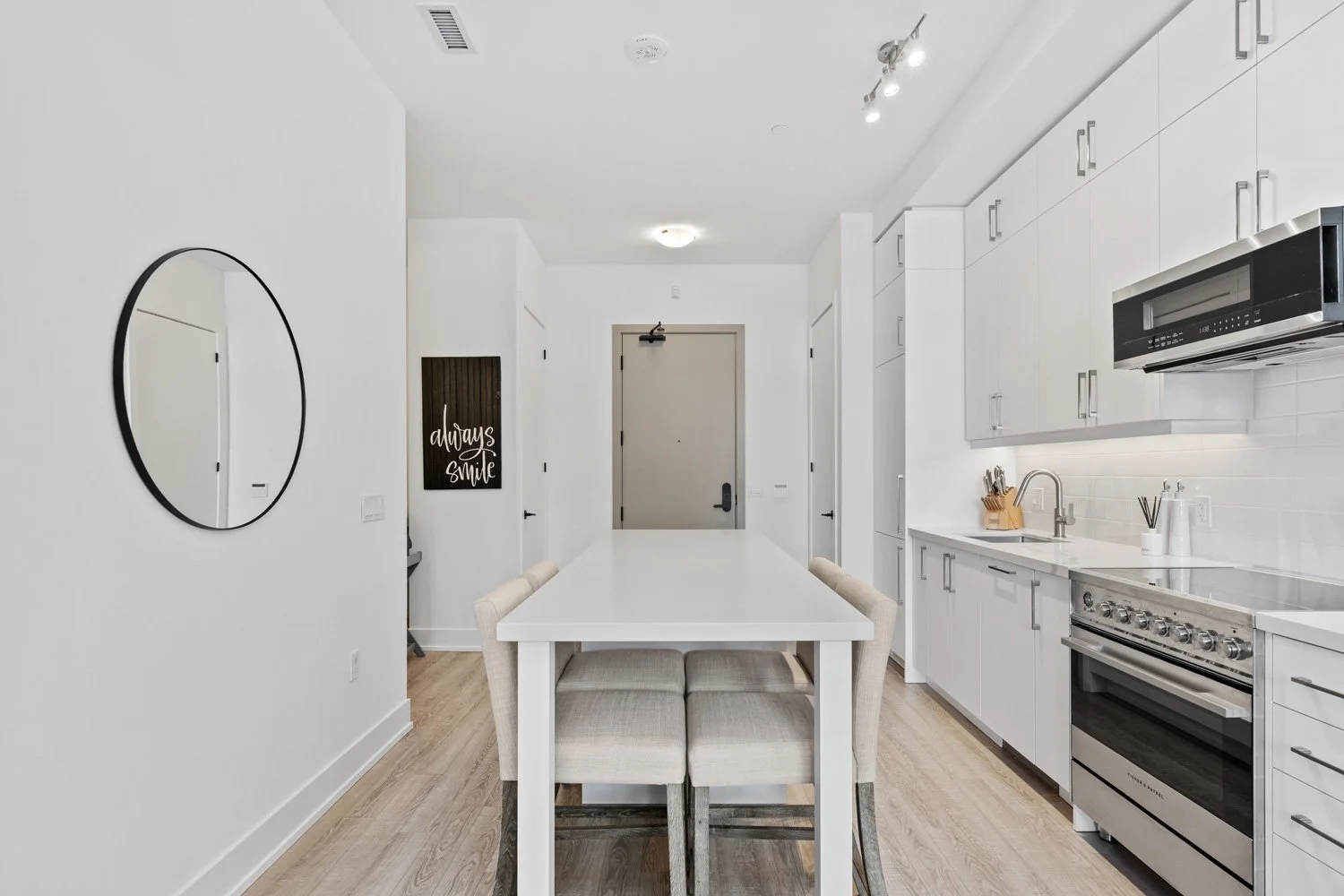 2075 King Rd_007.jpg