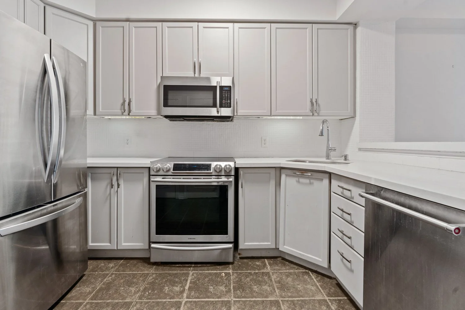 3531 lakeshore_015.jpg