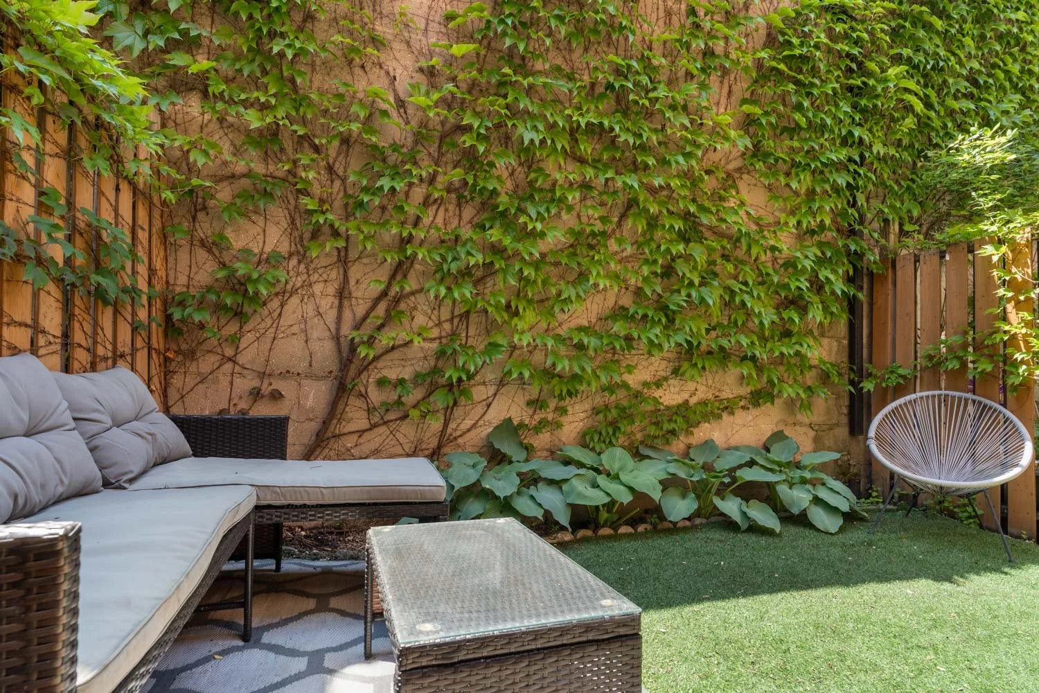 8 Grogan Mews_036.jpg