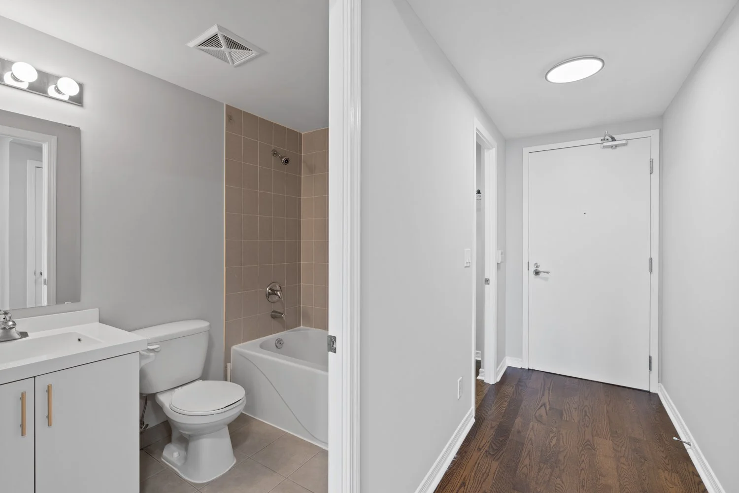 2240 Lakeshore #3006_067.jpg