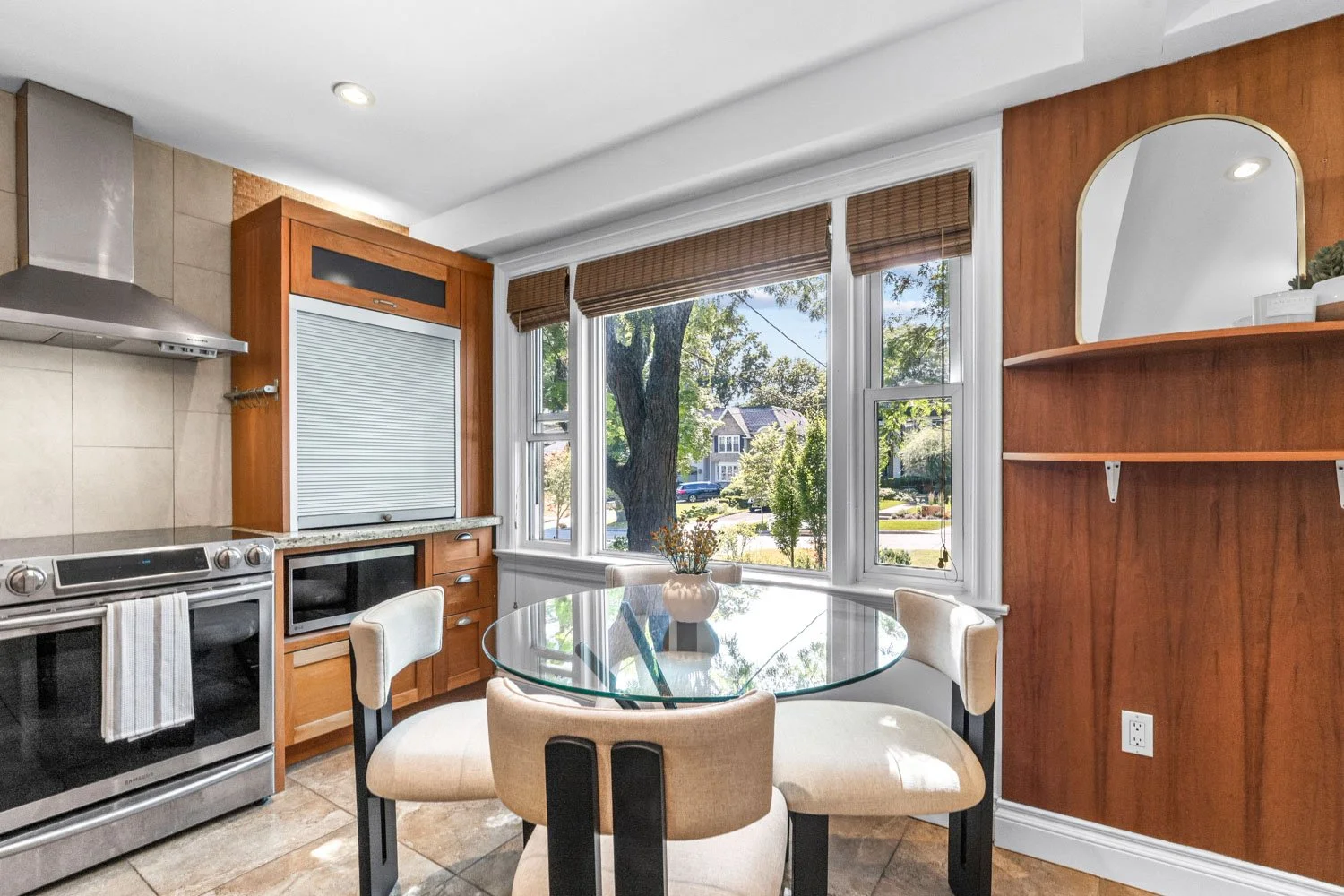 327 Bessborough_011.jpg