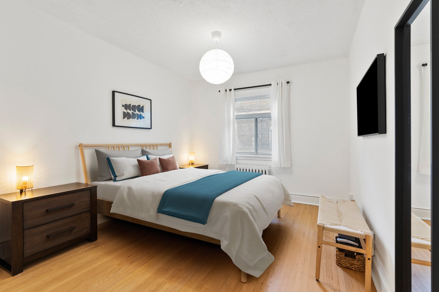 1646 Bathurst_015.jpg