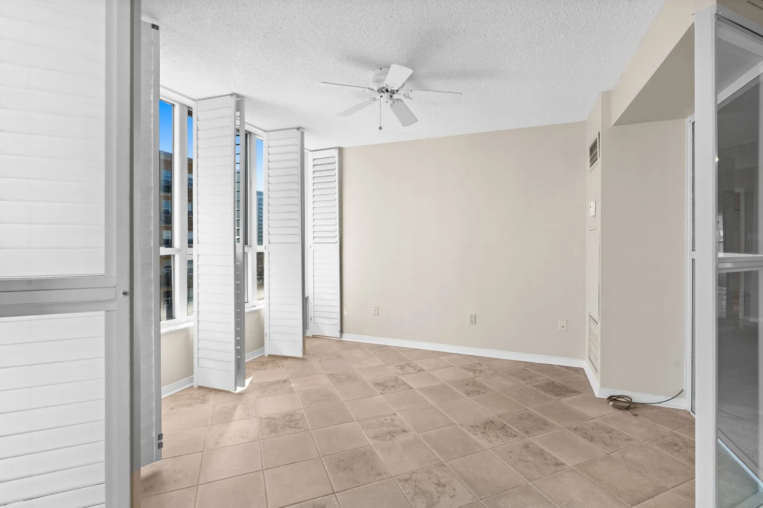 10 Tichester Rd_007.jpg