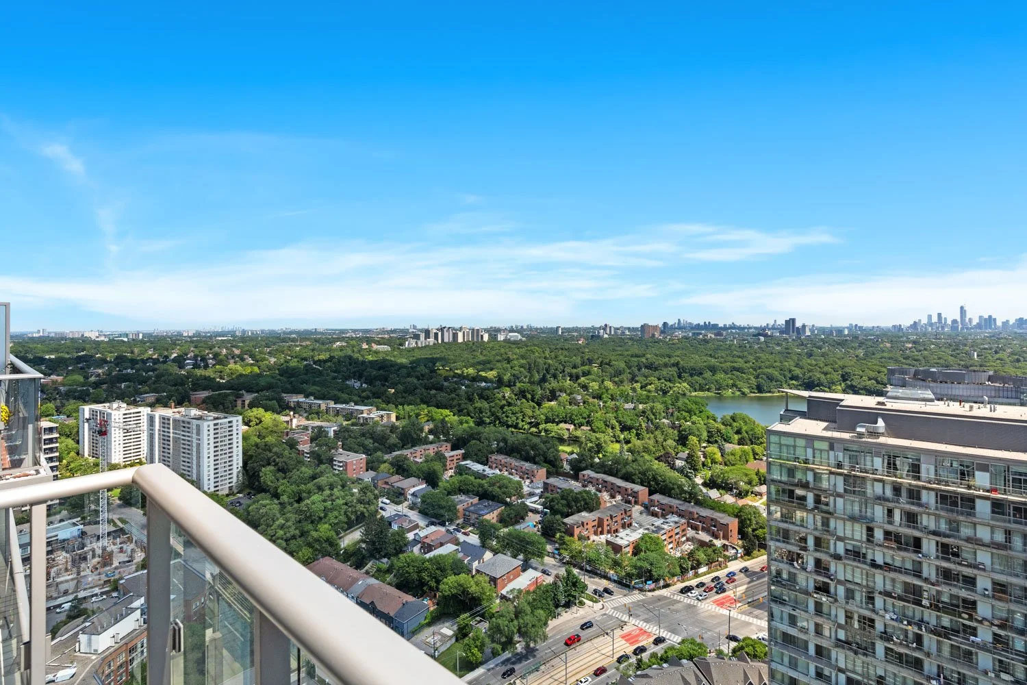 105 The Queensway_030.jpg