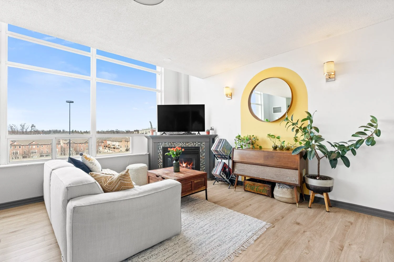 200 Manitoba_002.jpg