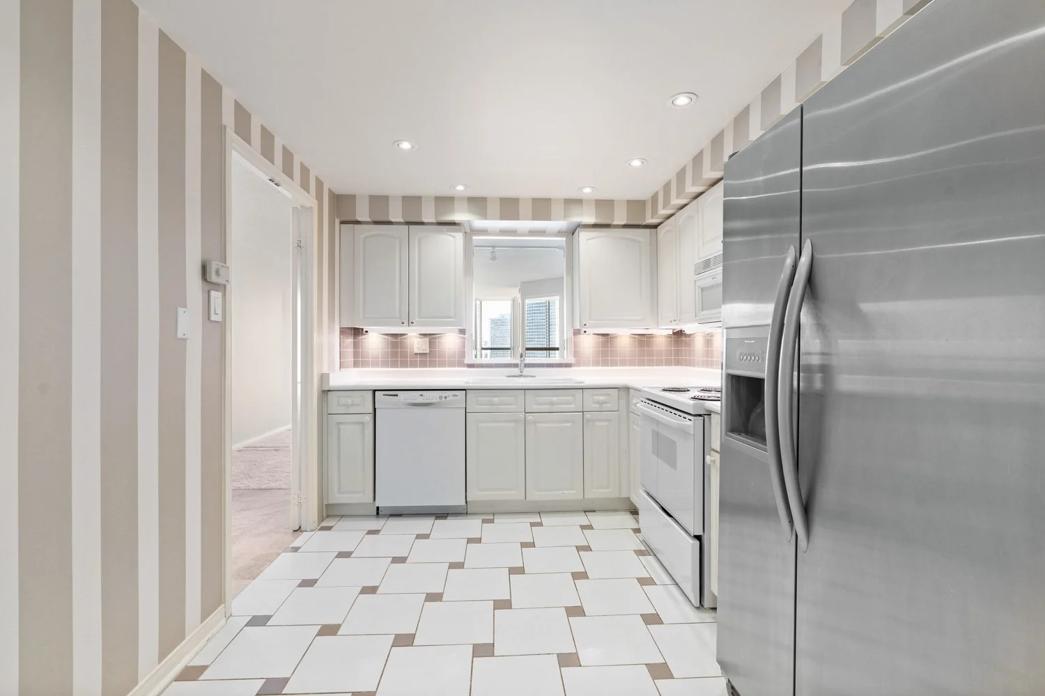 10 Tichester Rd_011.jpg