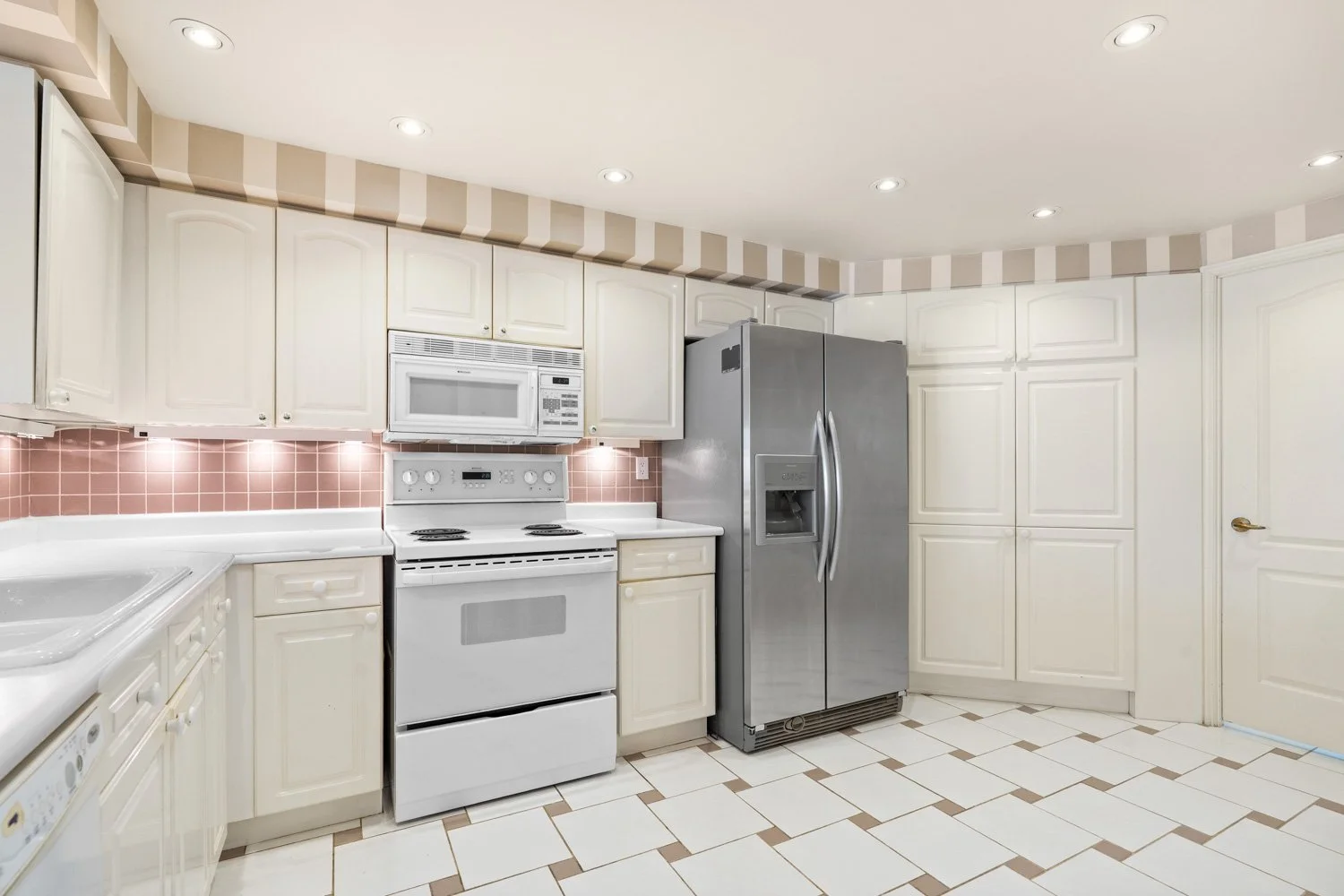 10 Tichester Rd_013.jpg