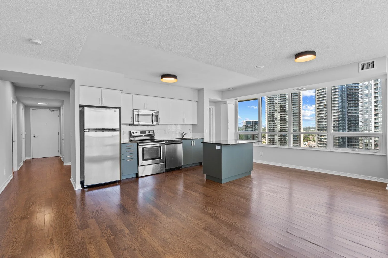 2240 Lakeshore #3006_021.jpg