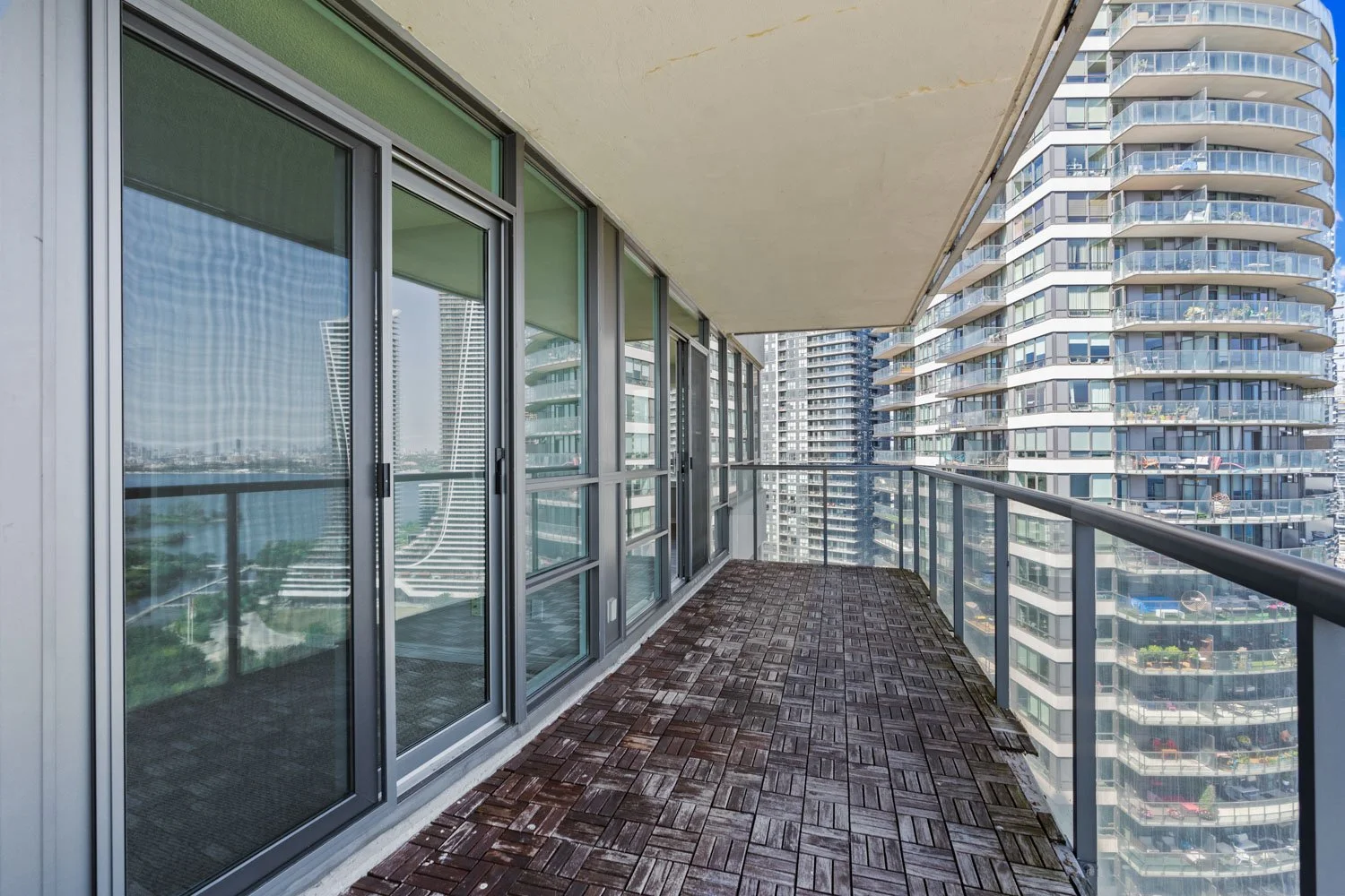 2240 Lakeshore #3006_054.jpg