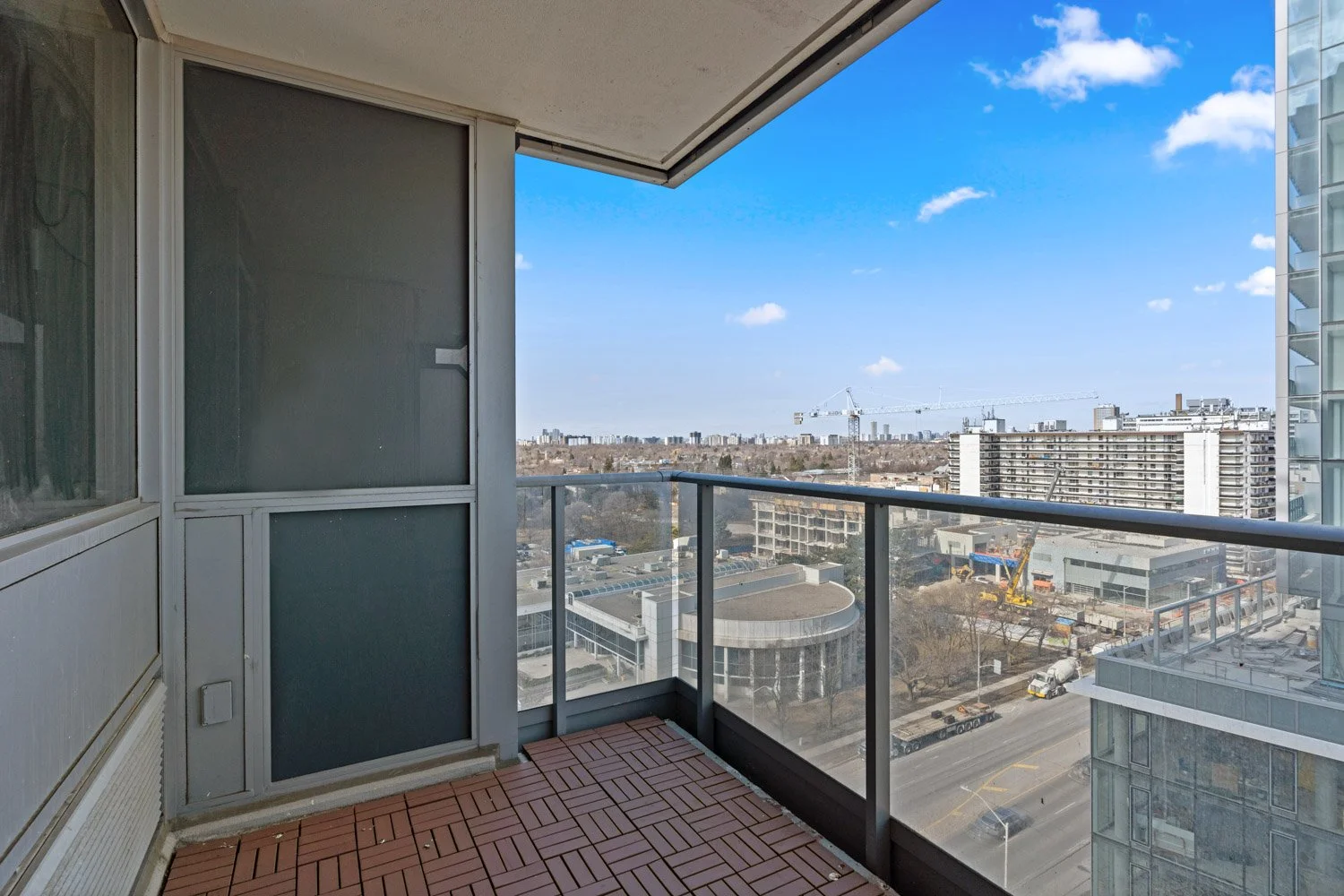 5793 Yonge_015.jpg