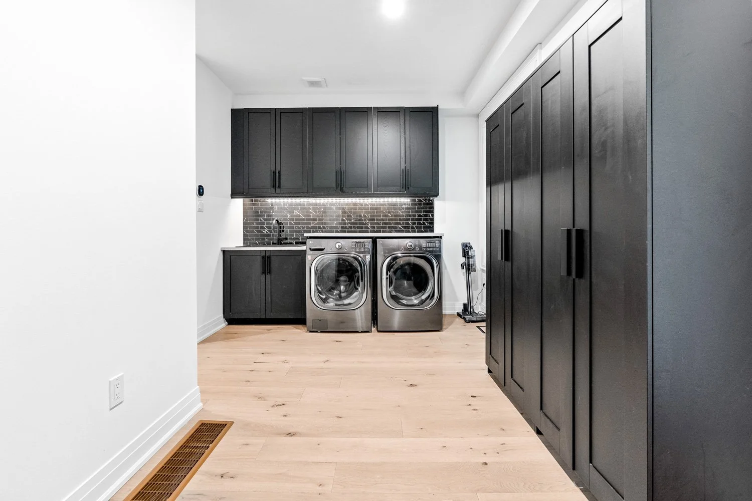 37 Globemaster Ln_038.jpg