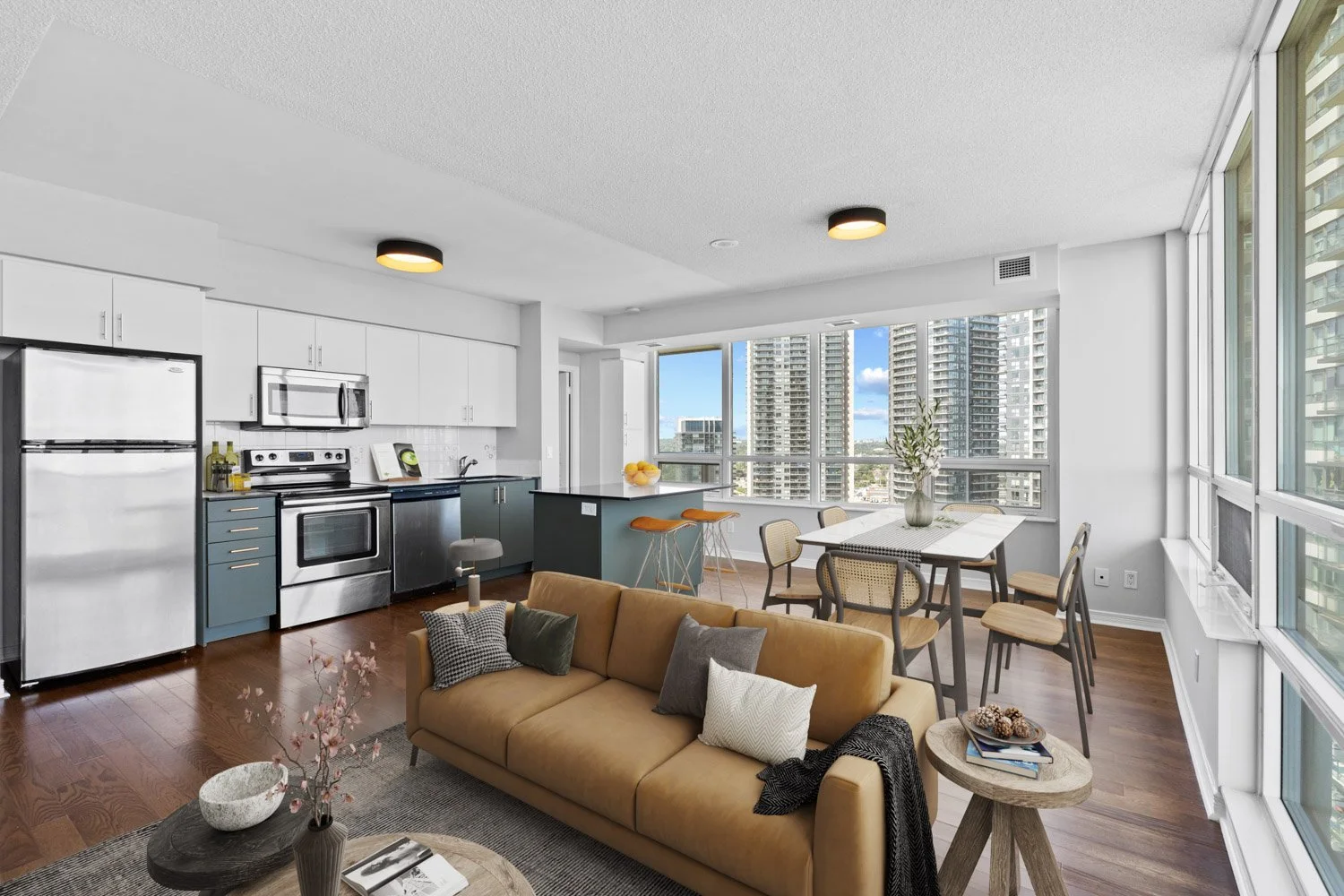 2240 Lakeshore #3006_005.jpg
