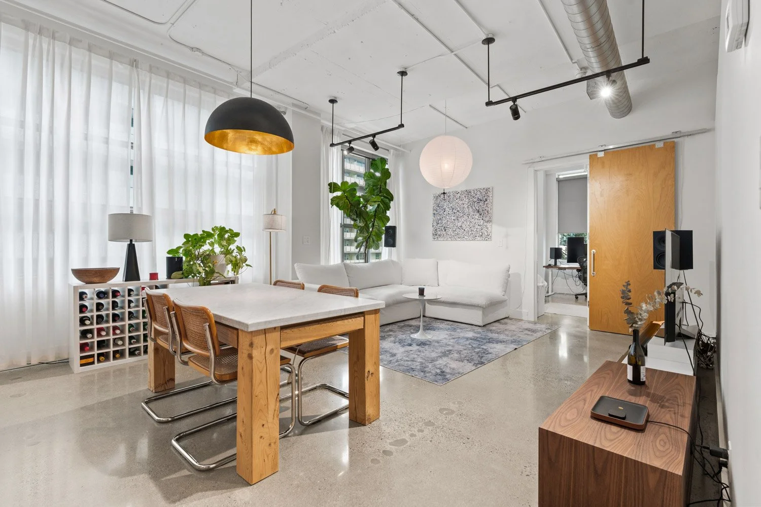 188 Eglinton_015.jpg