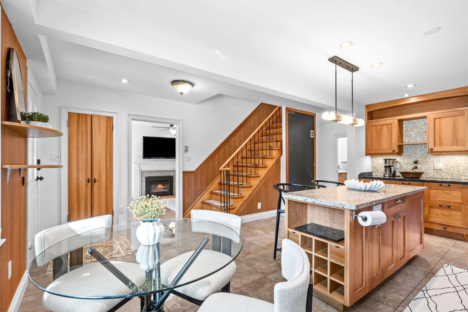 327 Bessborough_012.jpg